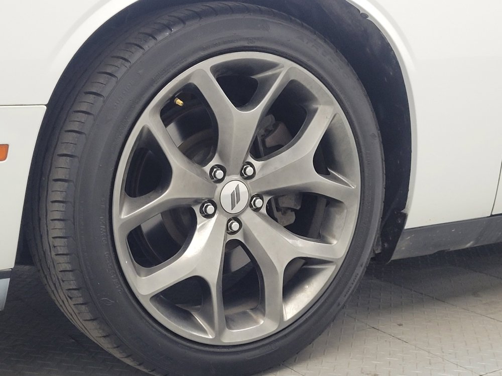 Used 2017 Dodge Challenger SXT image 31