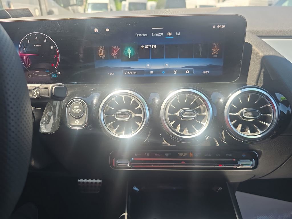 Used 2026 Mercedes-Benz GLA 250 4MATIC image 20