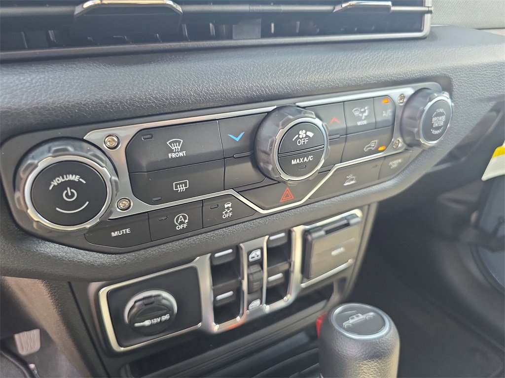 New 2025 Jeep Gladiator Sport image 21