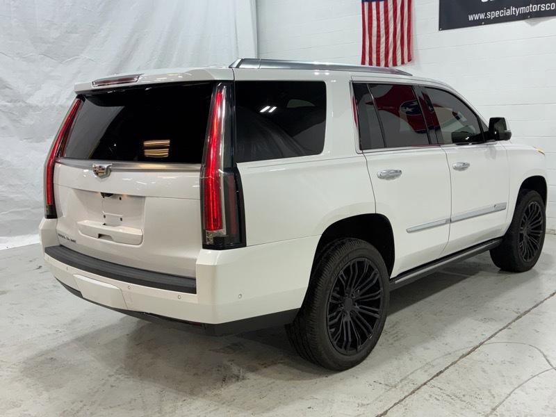 Used 2018 Cadillac Escalade Platinum AWD/4WD image 4