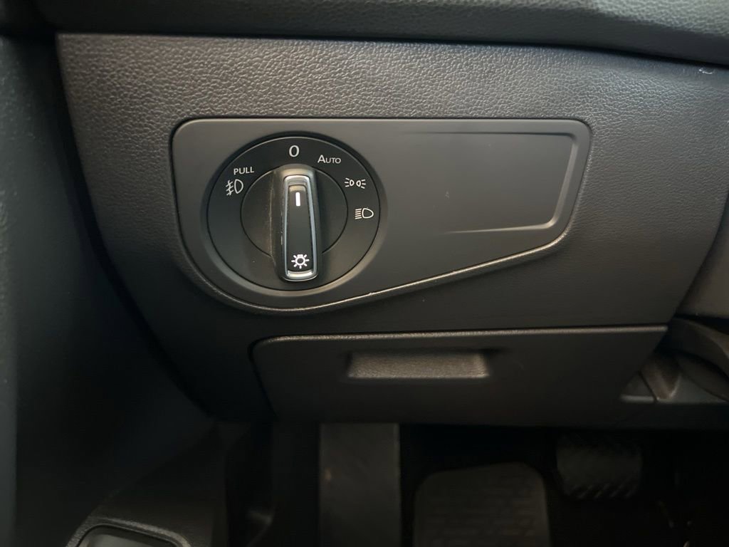 Used 2020 Volkswagen Tiguan SEL w/ Tiguan Three-Row MDO Package FWD image 34