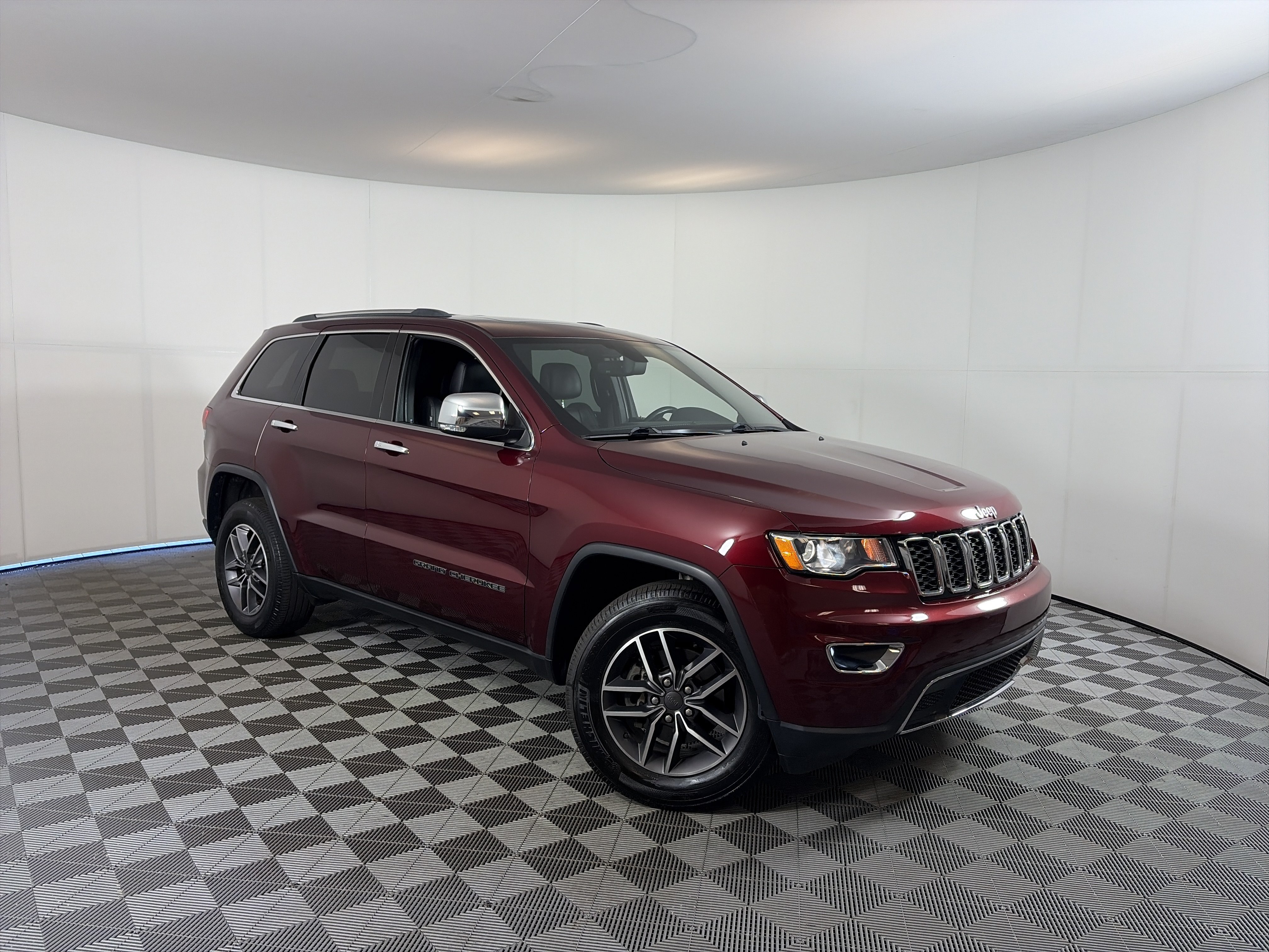 Used 2020 Jeep Grand Cherokee Limited AWD/4WD image 1