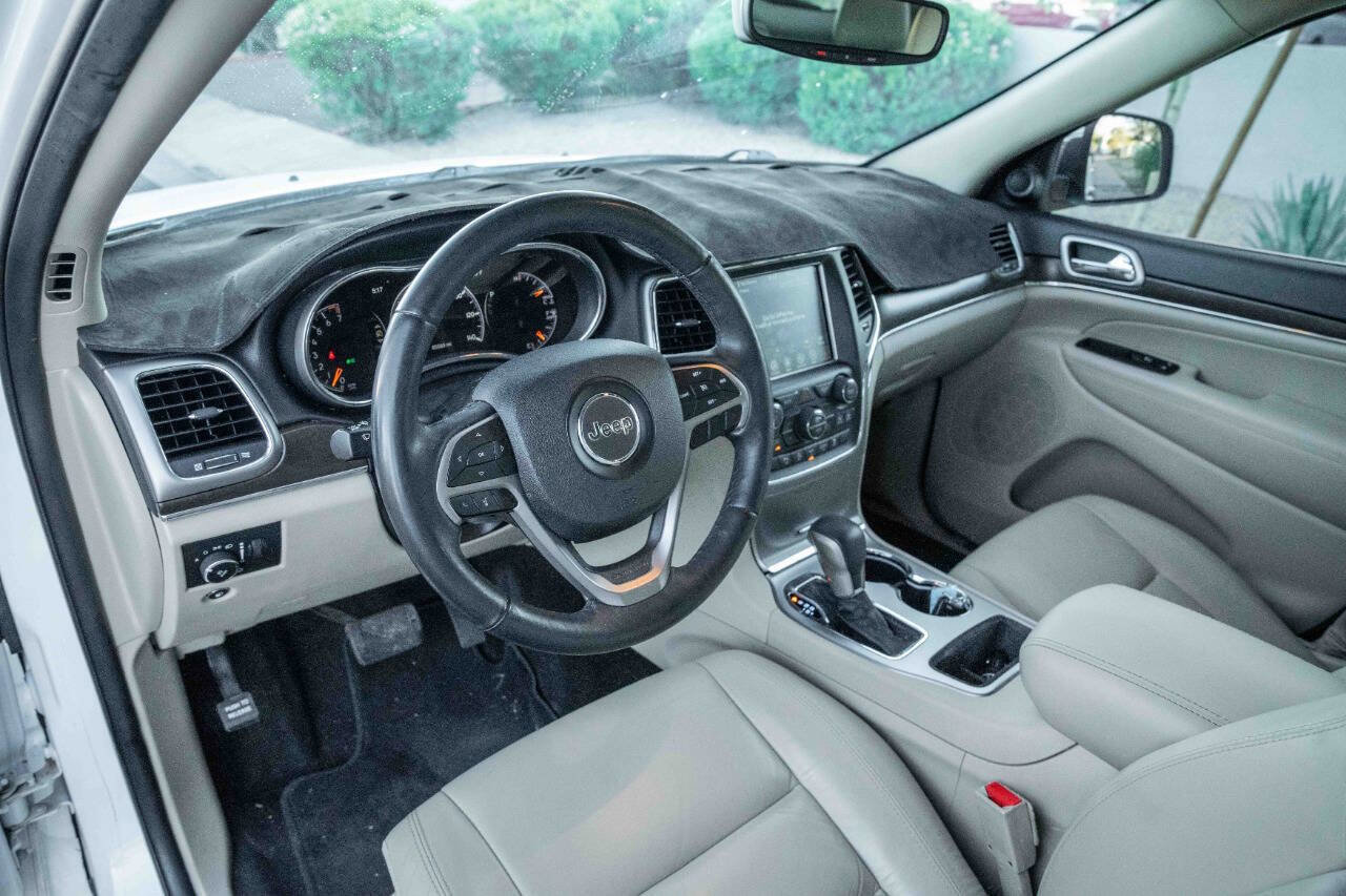 Used 2018 Jeep Grand Cherokee Limited image 9
