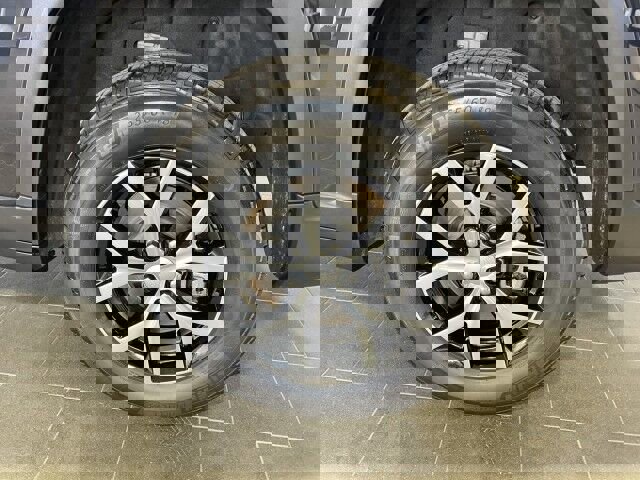 Used 2024 Jeep Grand Cherokee L Limited w/ Luxury Tech Group II image 42