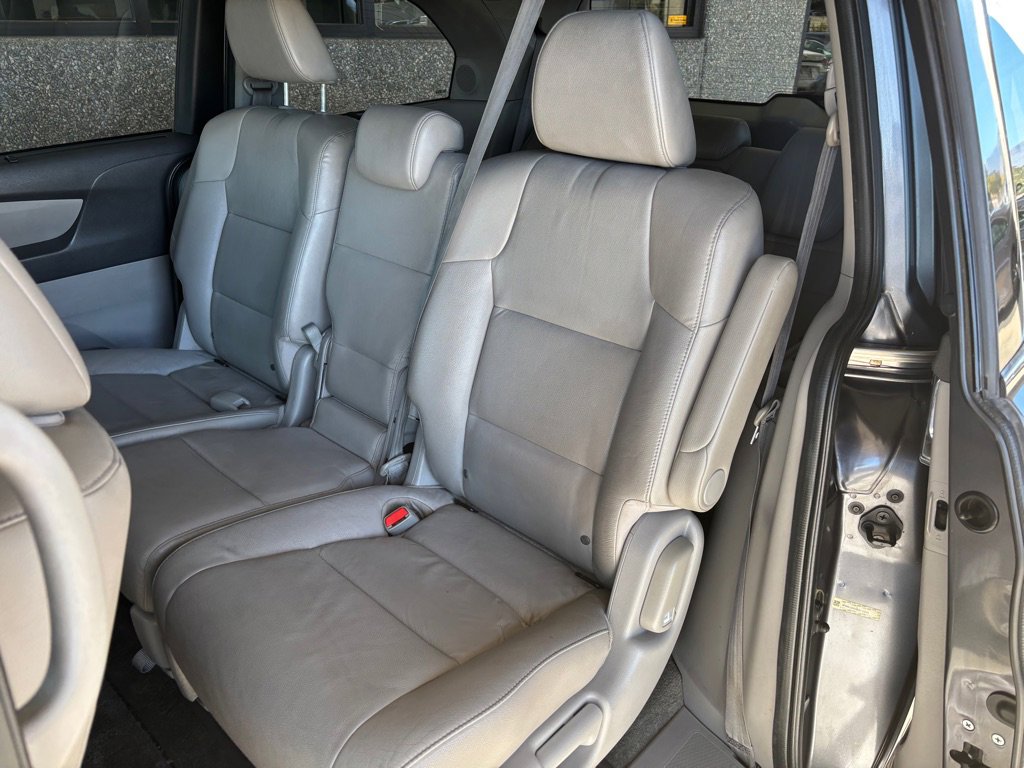 Used 2014 Honda Odyssey Touring Elite image 19