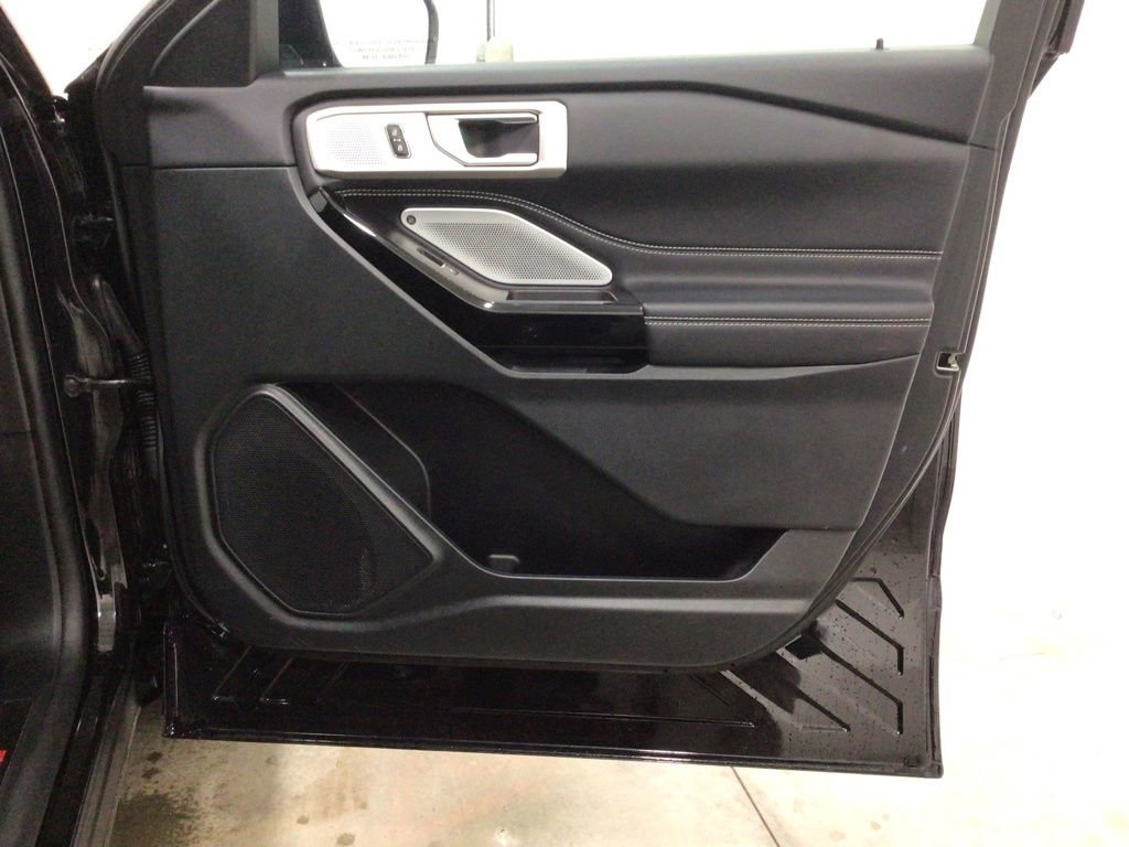 Used 2024 Ford Explorer ST w/ Technology Package image 41