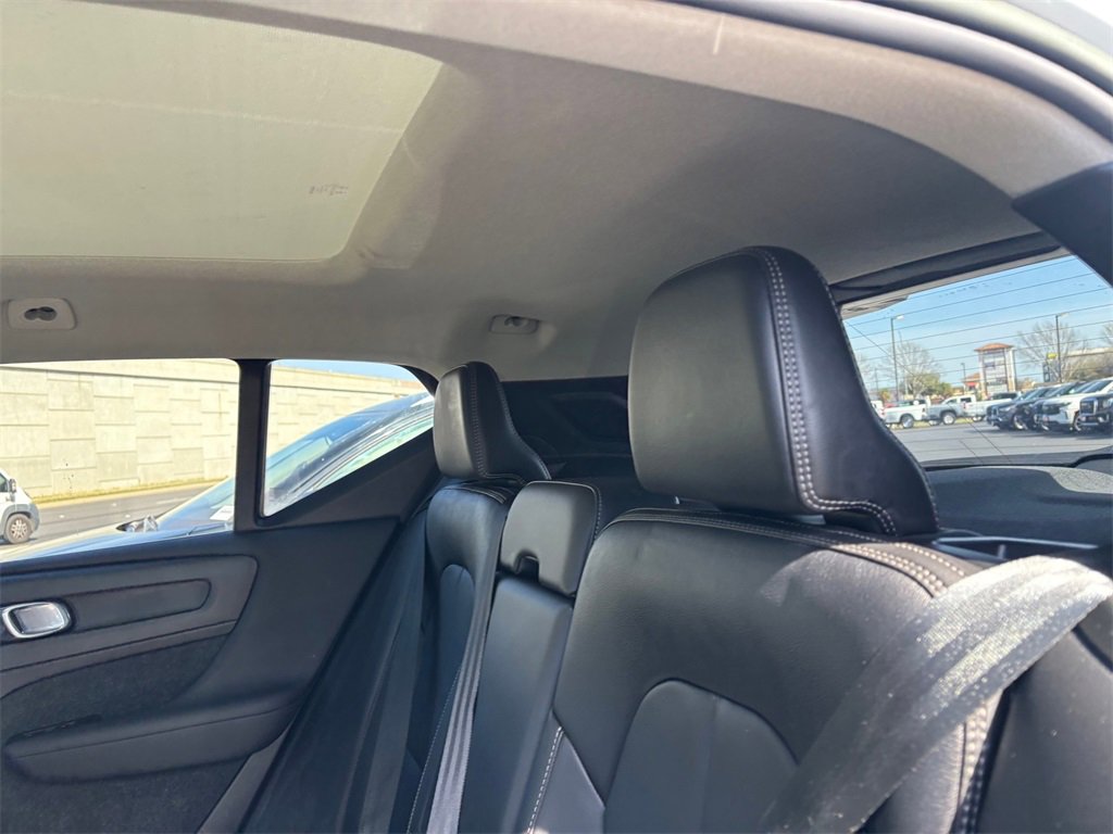 Used 2023 Volvo XC40 B5 Plus w/ Protection Package Premier image 25