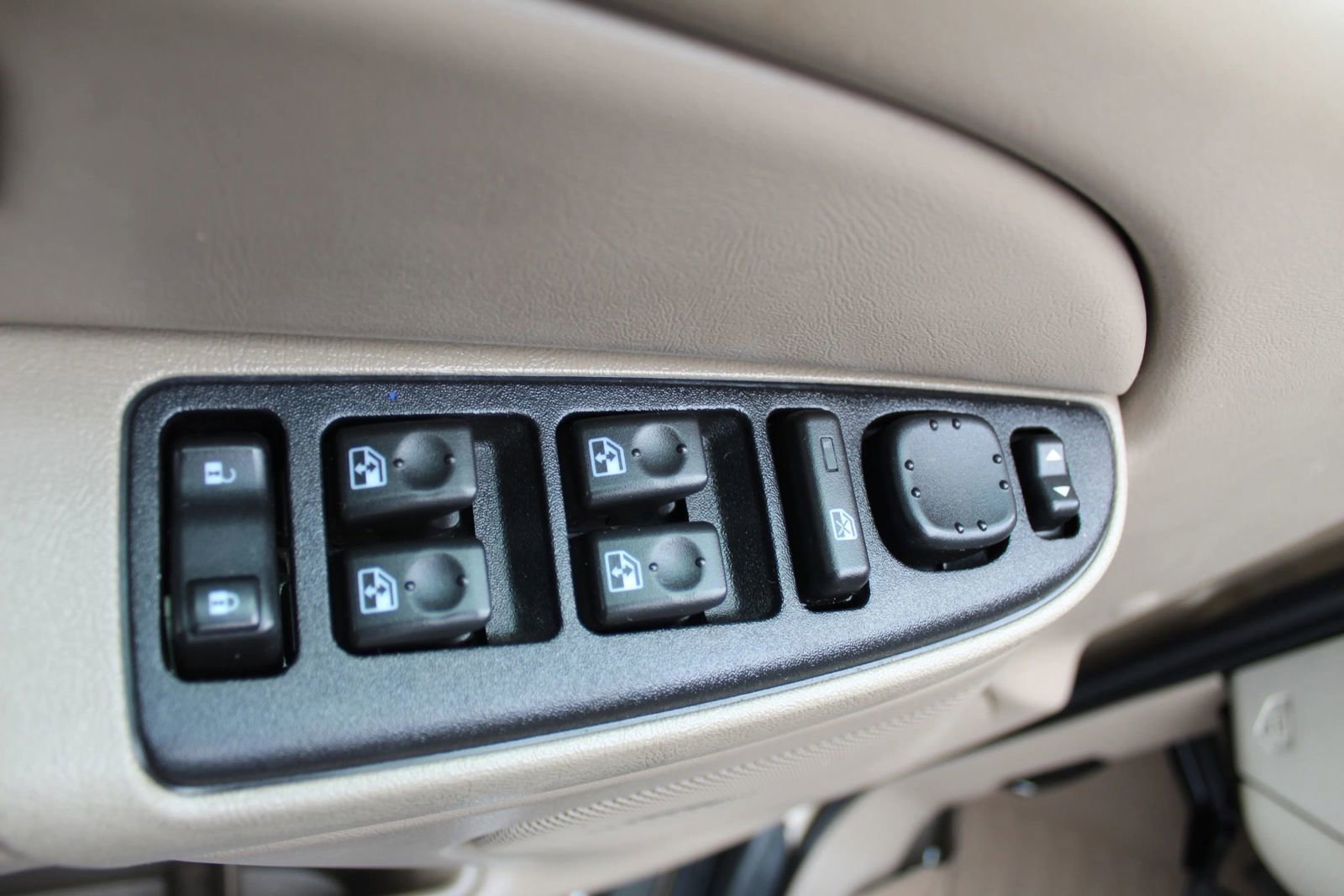 Used 2006 Chevrolet Avalanche LS w/ Preferred Equipment Group RWD image 23