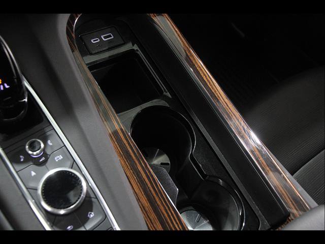 Certified 2024 Cadillac Escalade ESV Premium Luxury w/ LPO, Floor Liner Package AWD/4WD image 18
