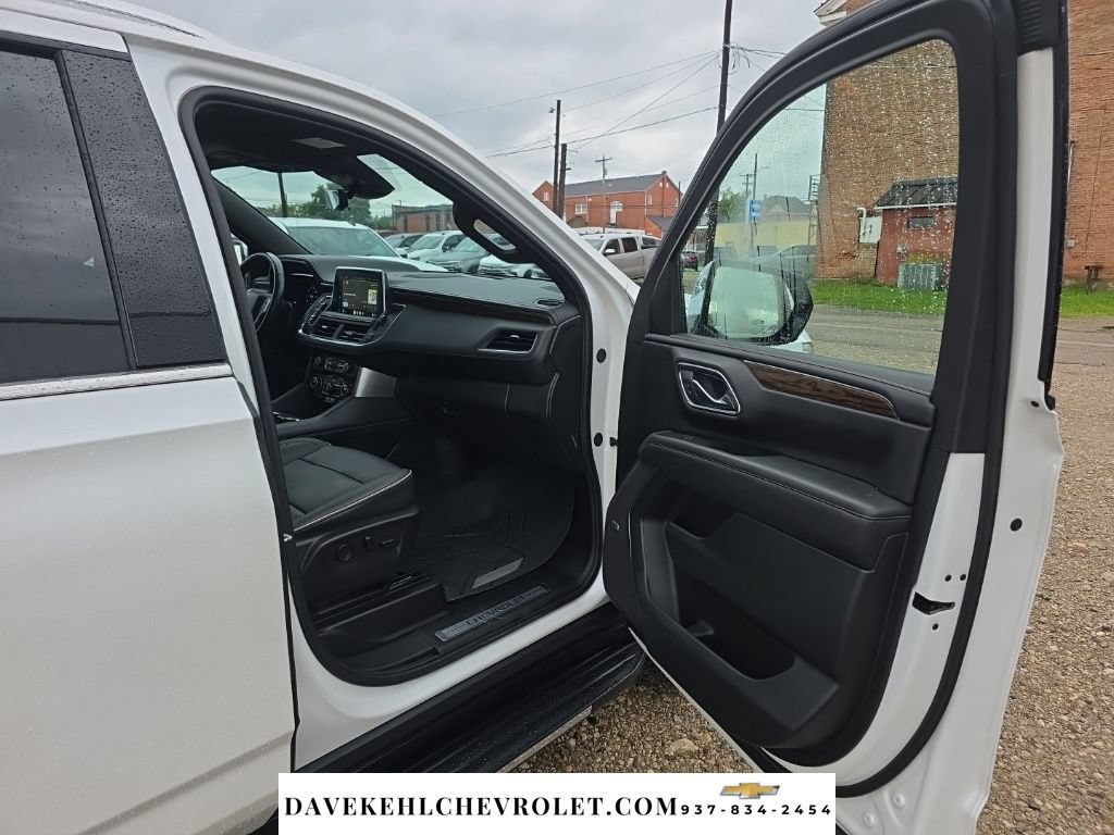 Used 2024 Chevrolet Suburban Premier AWD/4WD image 28