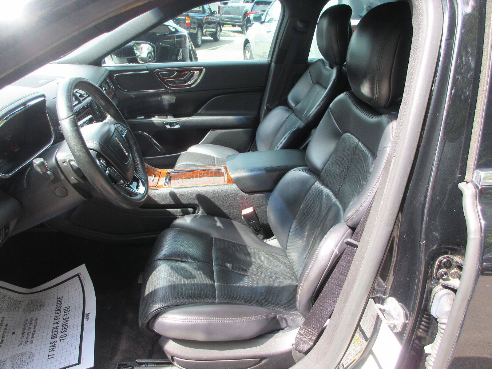 Used 2018 Lincoln Continental AWD w/ Equipment Group 500A image 9
