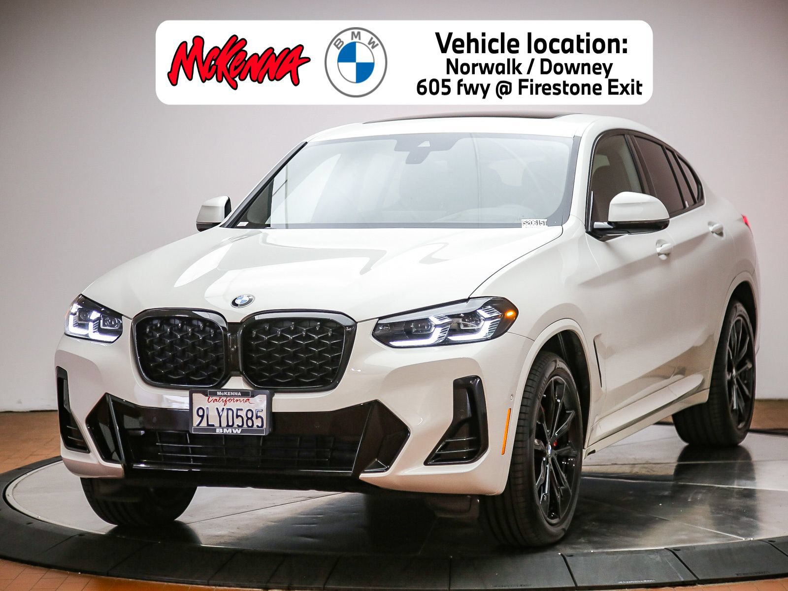 Certified 2024 BMW X4 xDrive30i w/ Premium Package AWD/4WD image 1