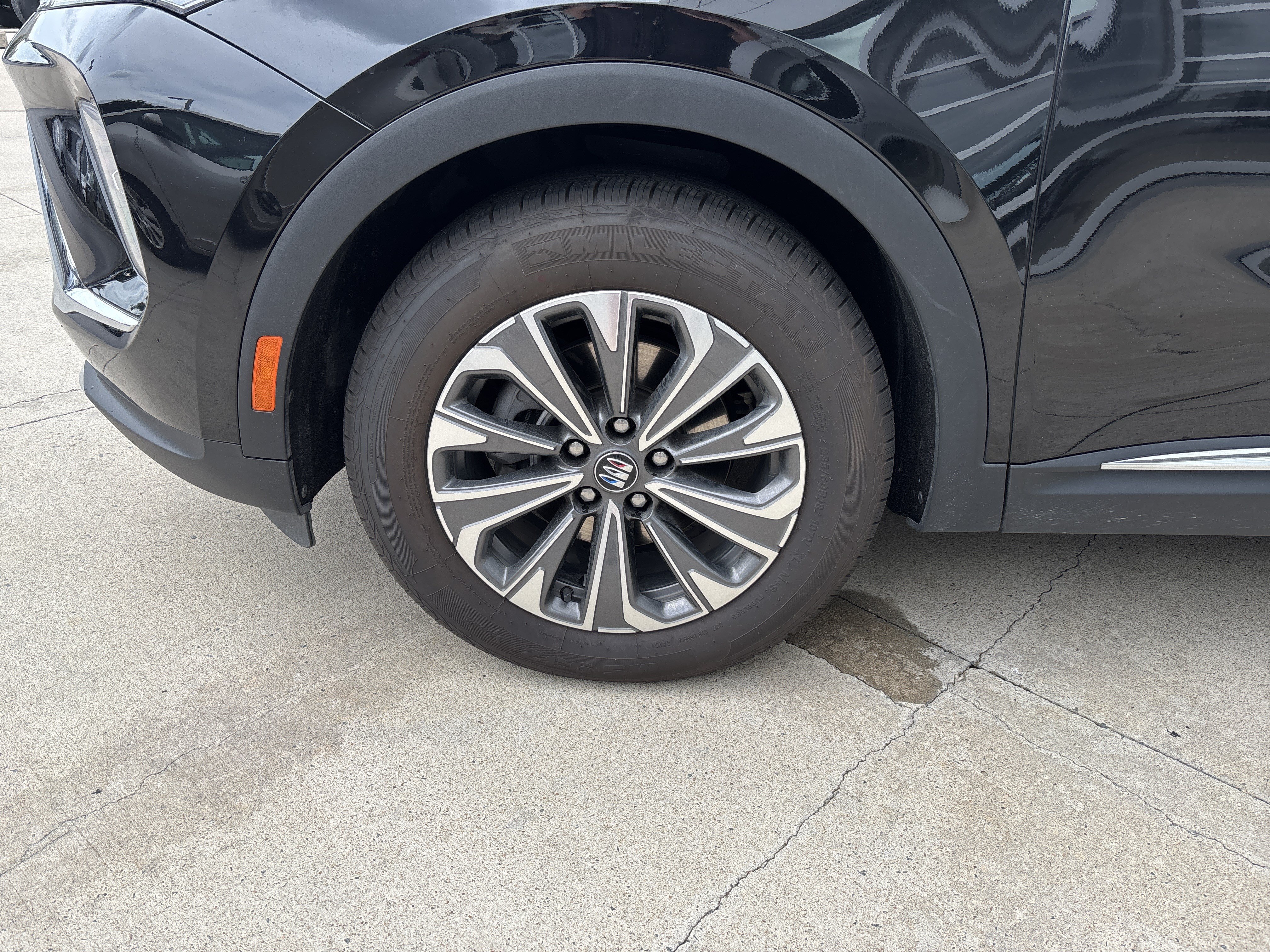 Used 2024 Buick Envision Preferred AWD/4WD image 32