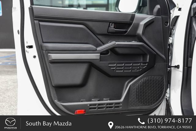 Used 2025 Toyota Tacoma SR5 AWD/4WD image 23