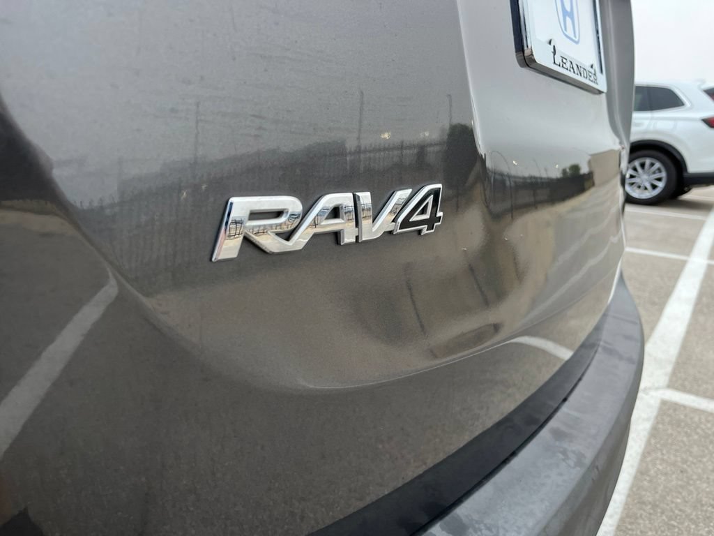 Used 2015 Toyota RAV4 XLE FWD image 8