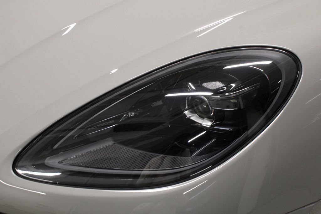 Certified 2025 Porsche Macan GTS image 11