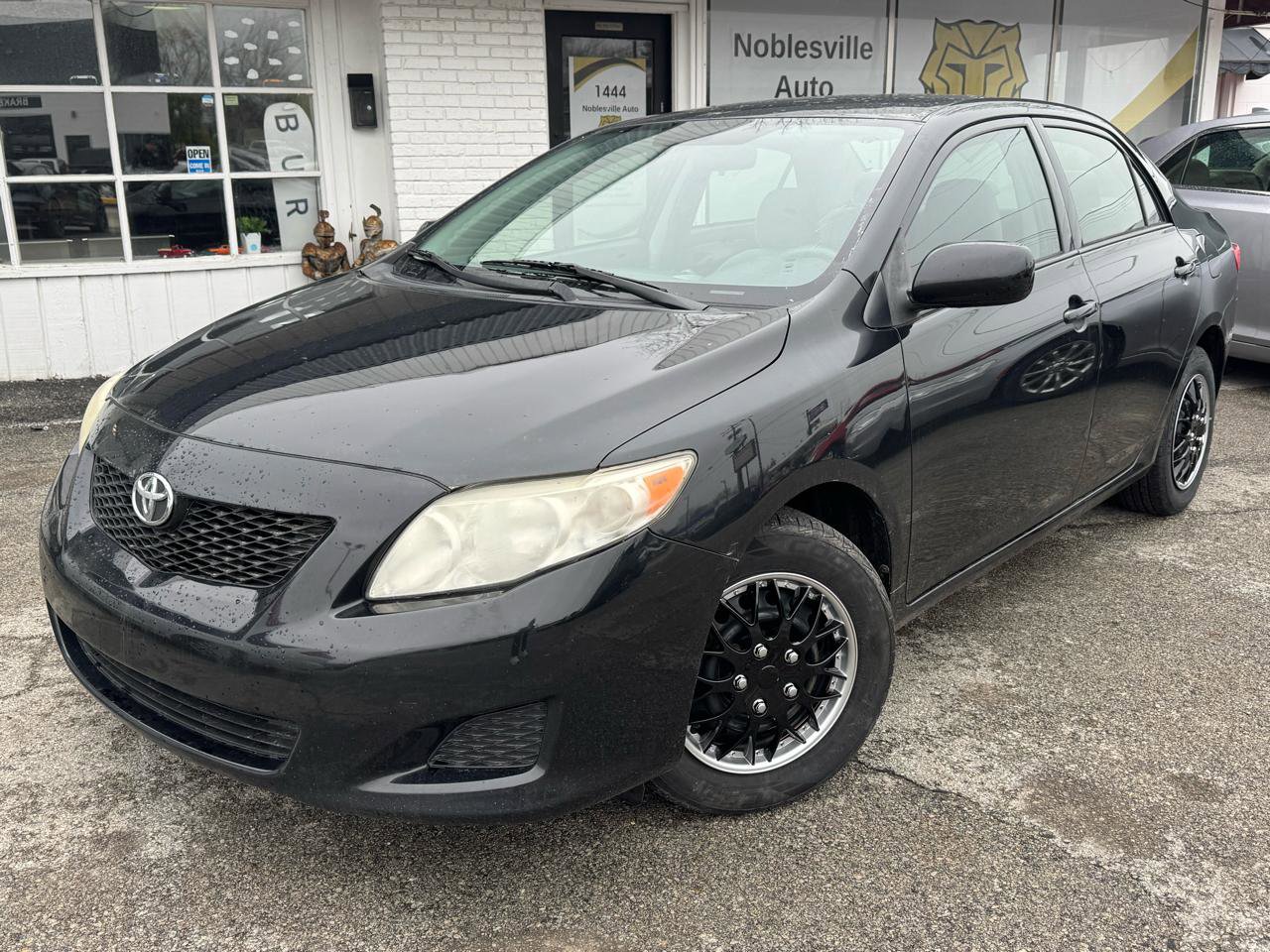 Used 2010 Toyota Corolla LE image 2