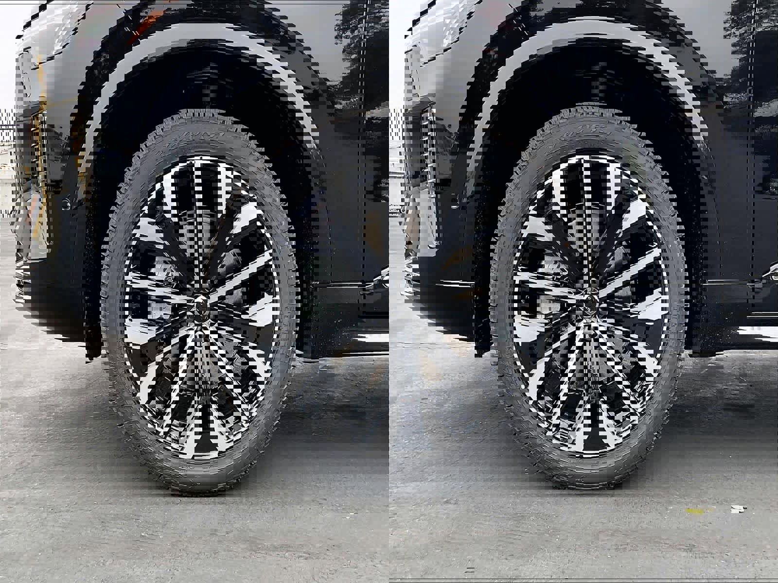 New 2026 Volvo XC90 B5 Plus w/ Protection Package AWD/4WD image 14