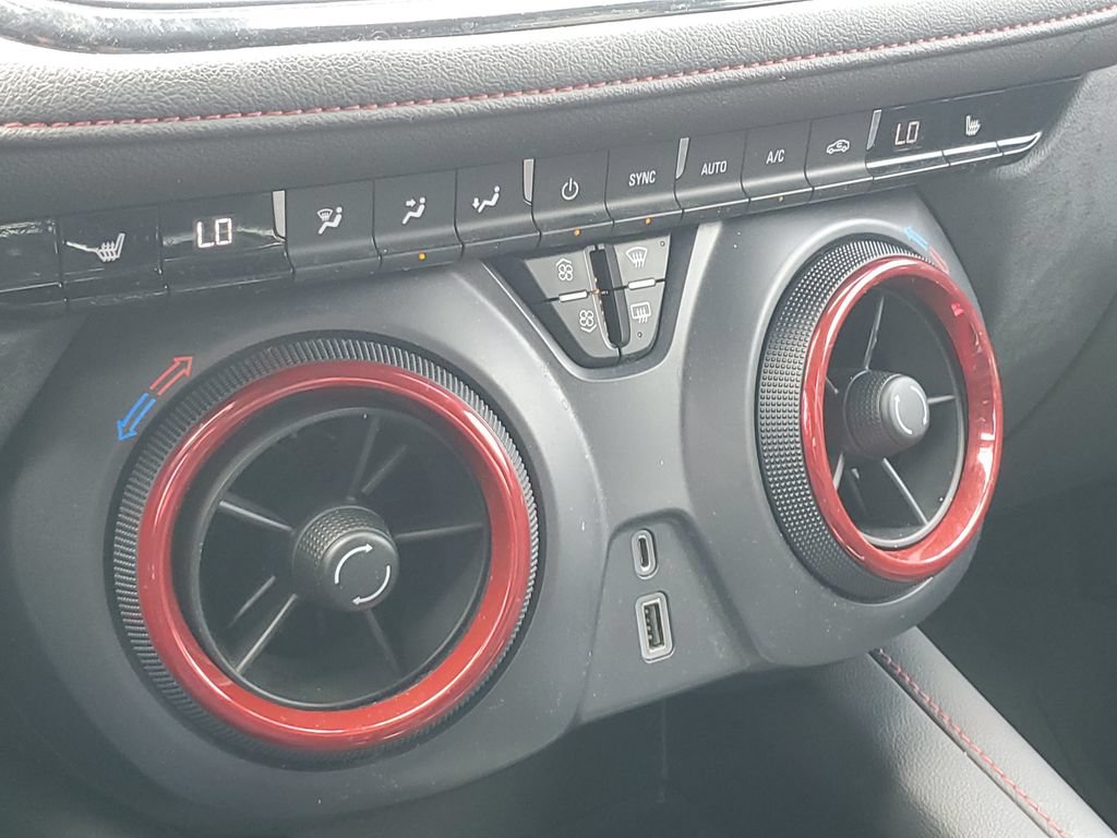 Used 2022 Chevrolet Blazer RS FWD image 33