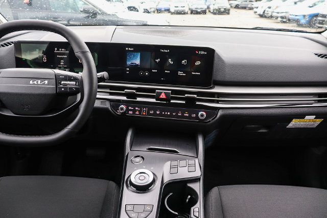New 2027 Kia Sportage LX FWD image 6