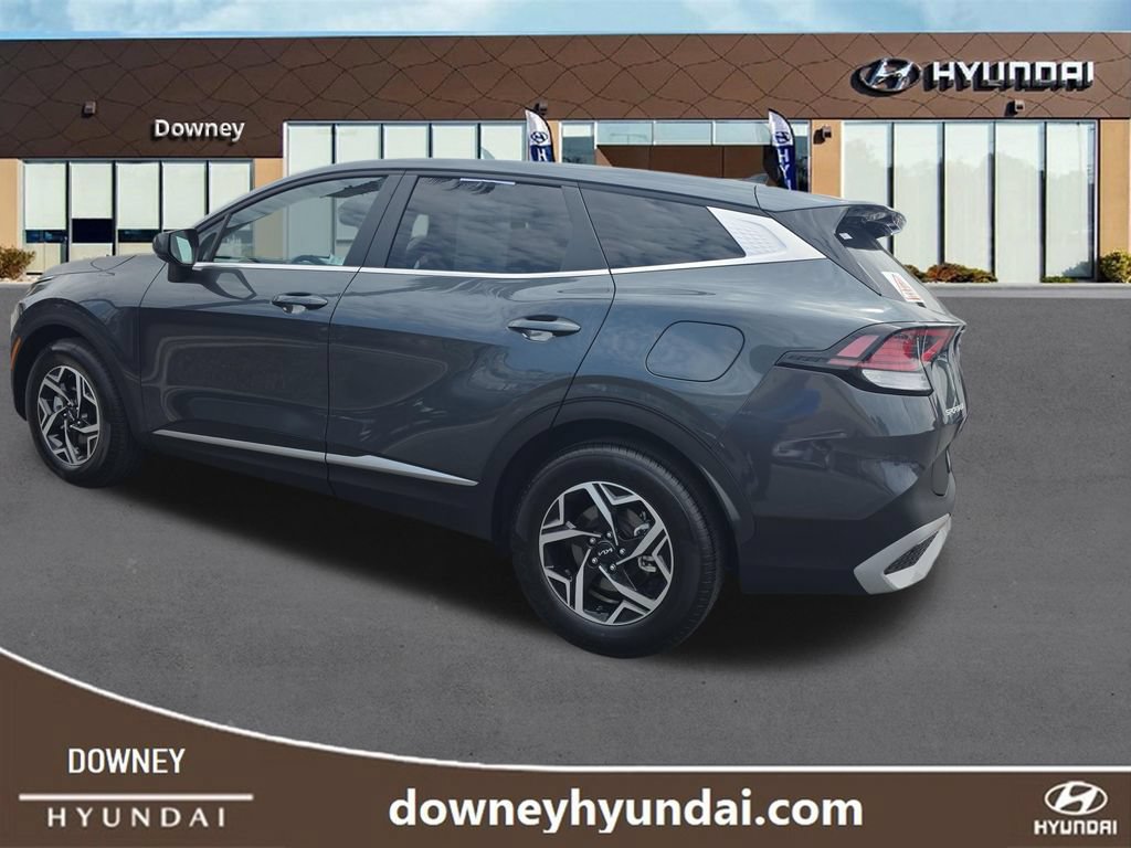 Used 2025 Kia Sportage LX FWD image 3