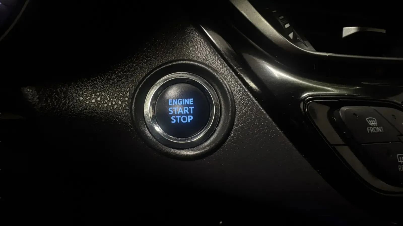 Used 2021 Toyota C-HR XLE FWD image 15