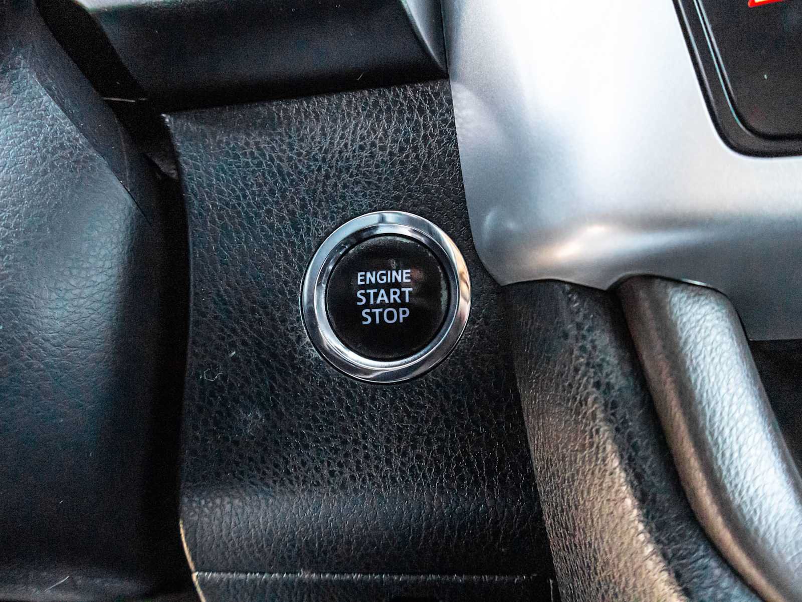 Certified 2019 Toyota Highlander XLE FWD image 42