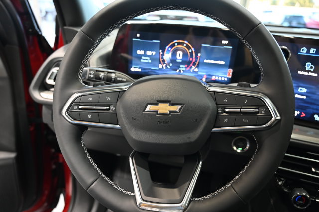 New 2027 Chevrolet Traverse LT w/ LPO, Floor Liner Package FWD image 23