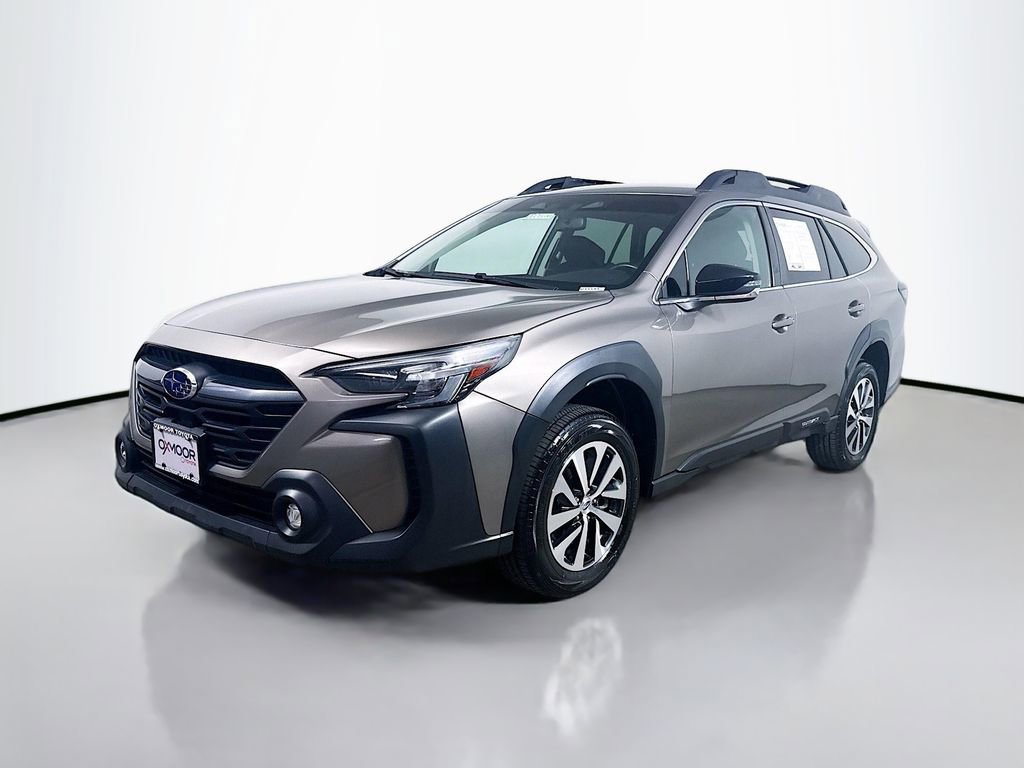 Used 2024 Subaru Outback Premium AWD/4WD image 3