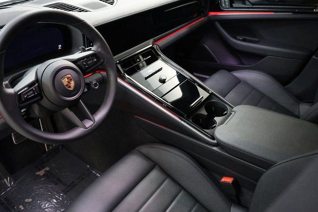 Used 2024 Porsche Panamera 4 image 77