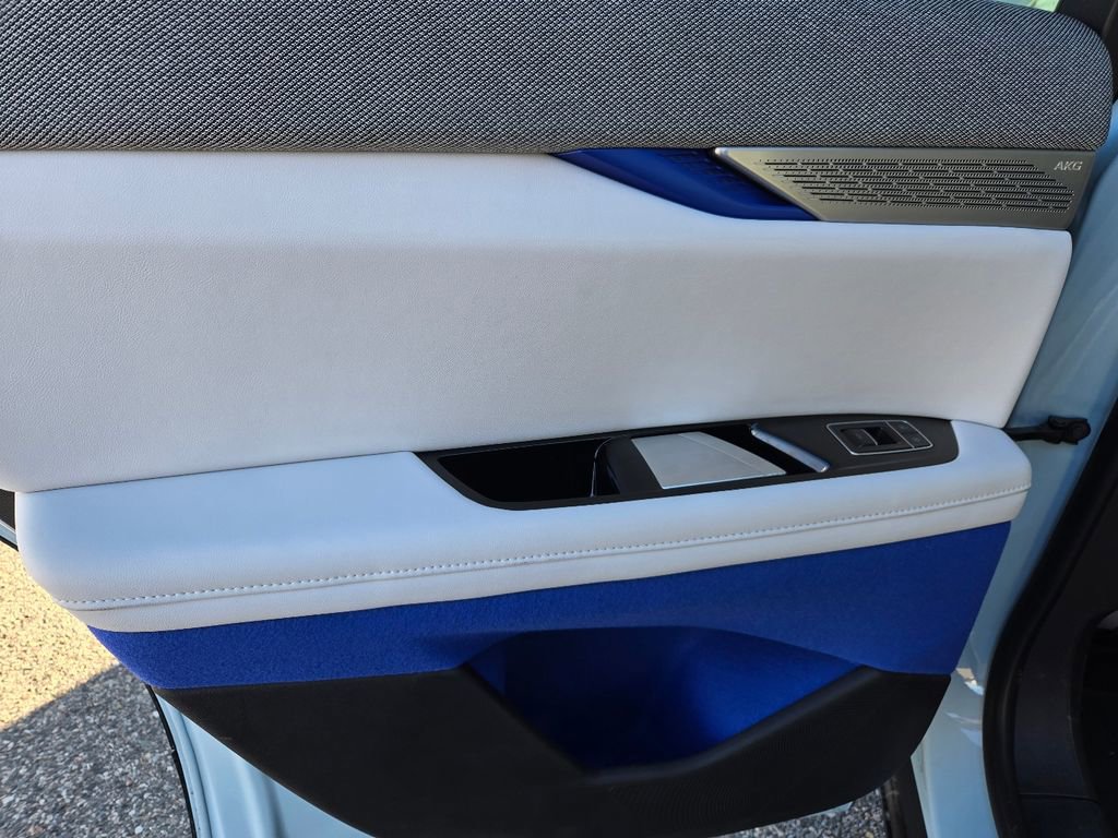 New 2025 Cadillac Optiq Sport 1 image 33