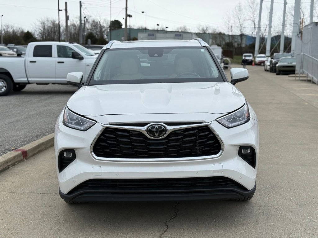 Used 2020 Toyota Highlander Limited image 3