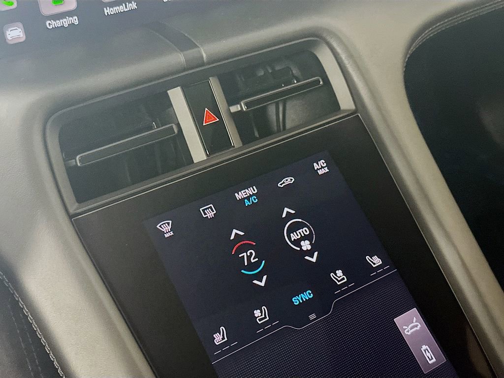 Certified 2020 Porsche Taycan Turbo image 17