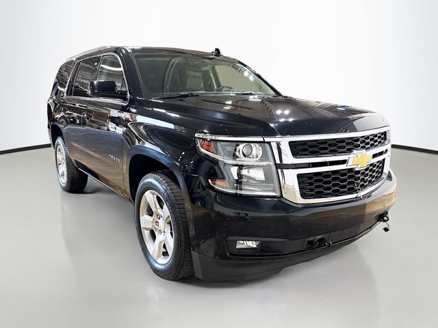 Used 2017 Chevrolet Tahoe LT w/ Luxury Package AWD/4WD image 3