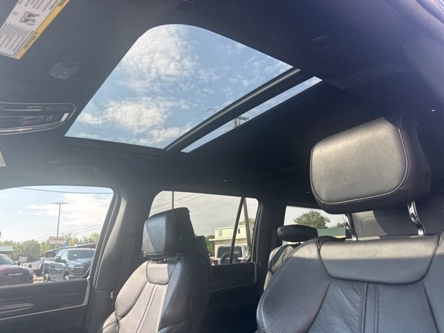 Used 2022 Jeep Wagoneer Series II w/ Premium Group I image 3