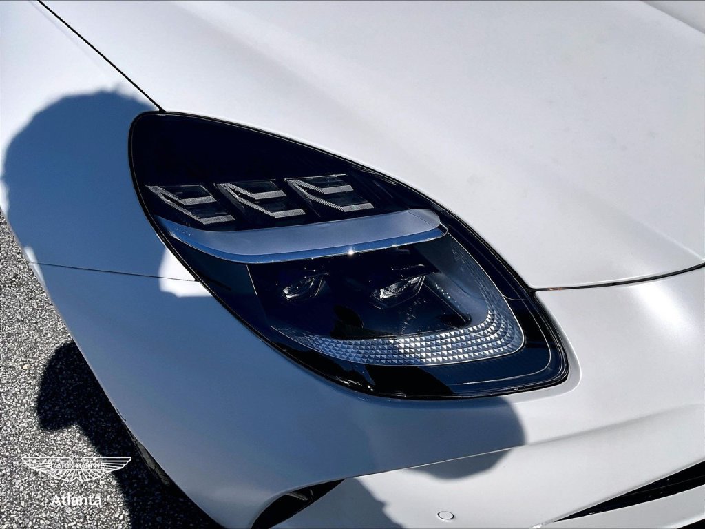 Used 2026 Aston Martin V8 Vantage S RWD image 22