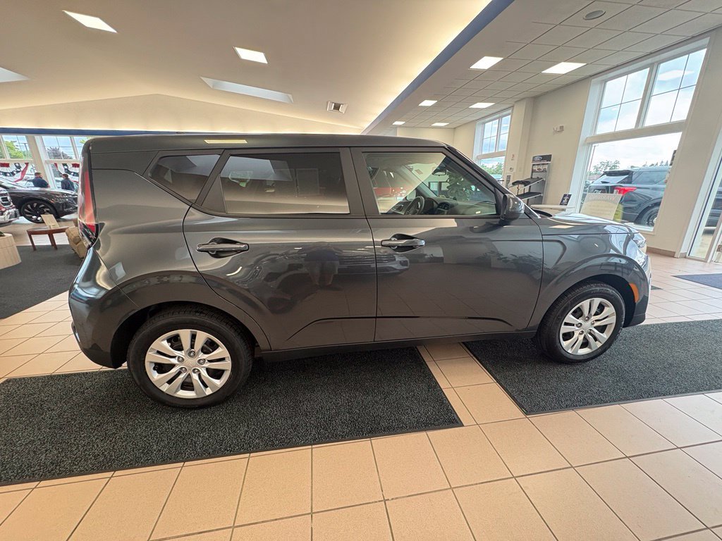 Used 2023 Kia Soul LX FWD image 6