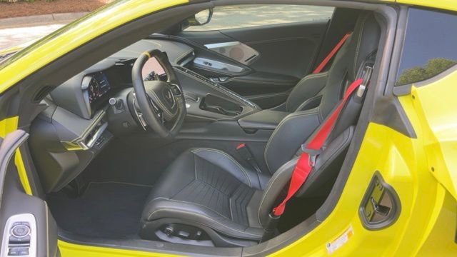 Used 2020 Chevrolet Corvette Stingray Premium Cpe w/ 3LT Preferred Equipment Group image 6