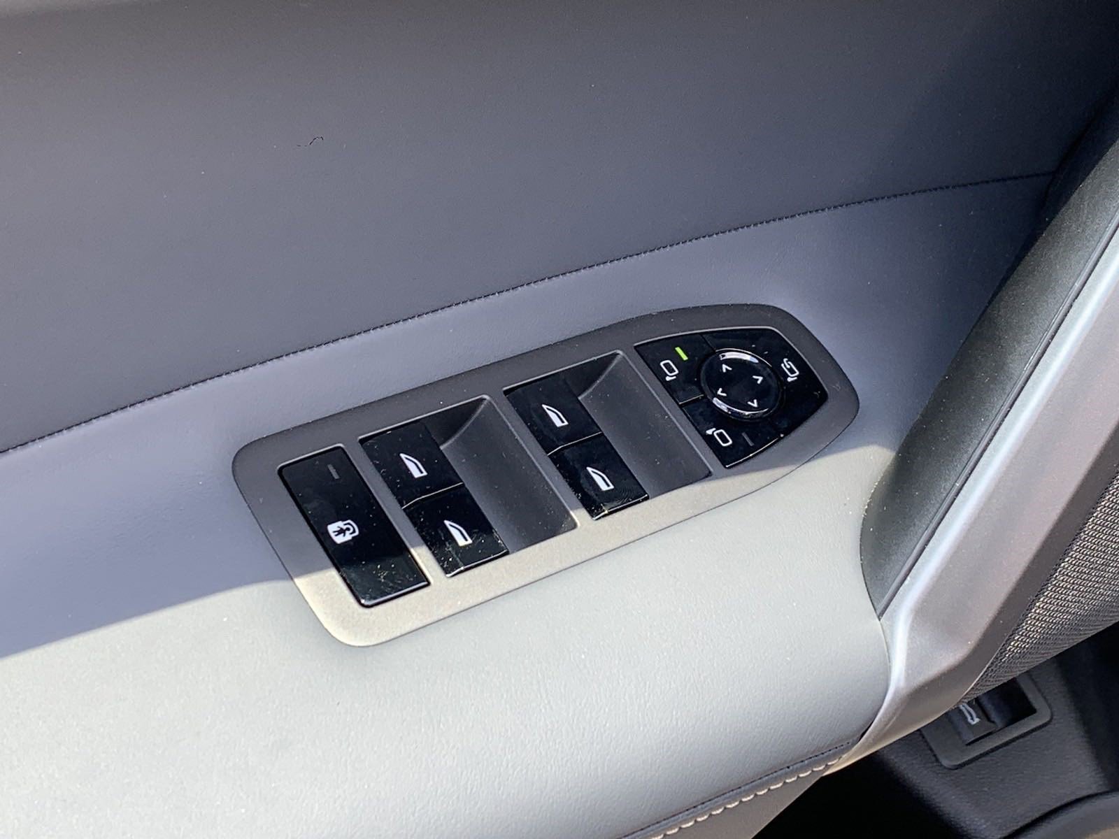 Used 2025 BMW iX M60 AWD/4WD image 14