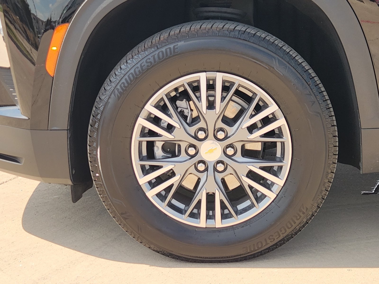 Certified 2026 Chevrolet Traverse LT w/ Driver Confidence Package FWD image 15