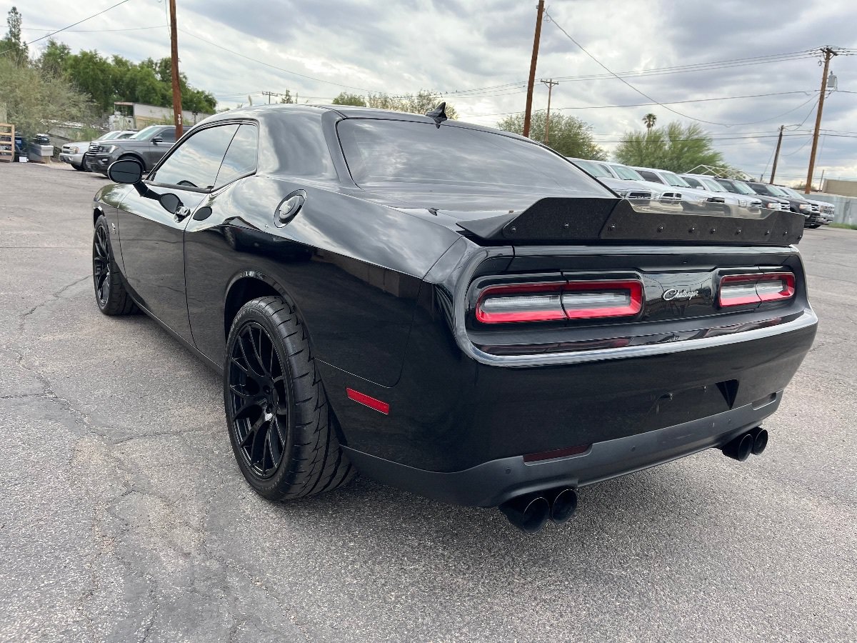 Used 2015 Dodge Challenger R/T Scat Pack w/ Leather Interior Group RWD image 7