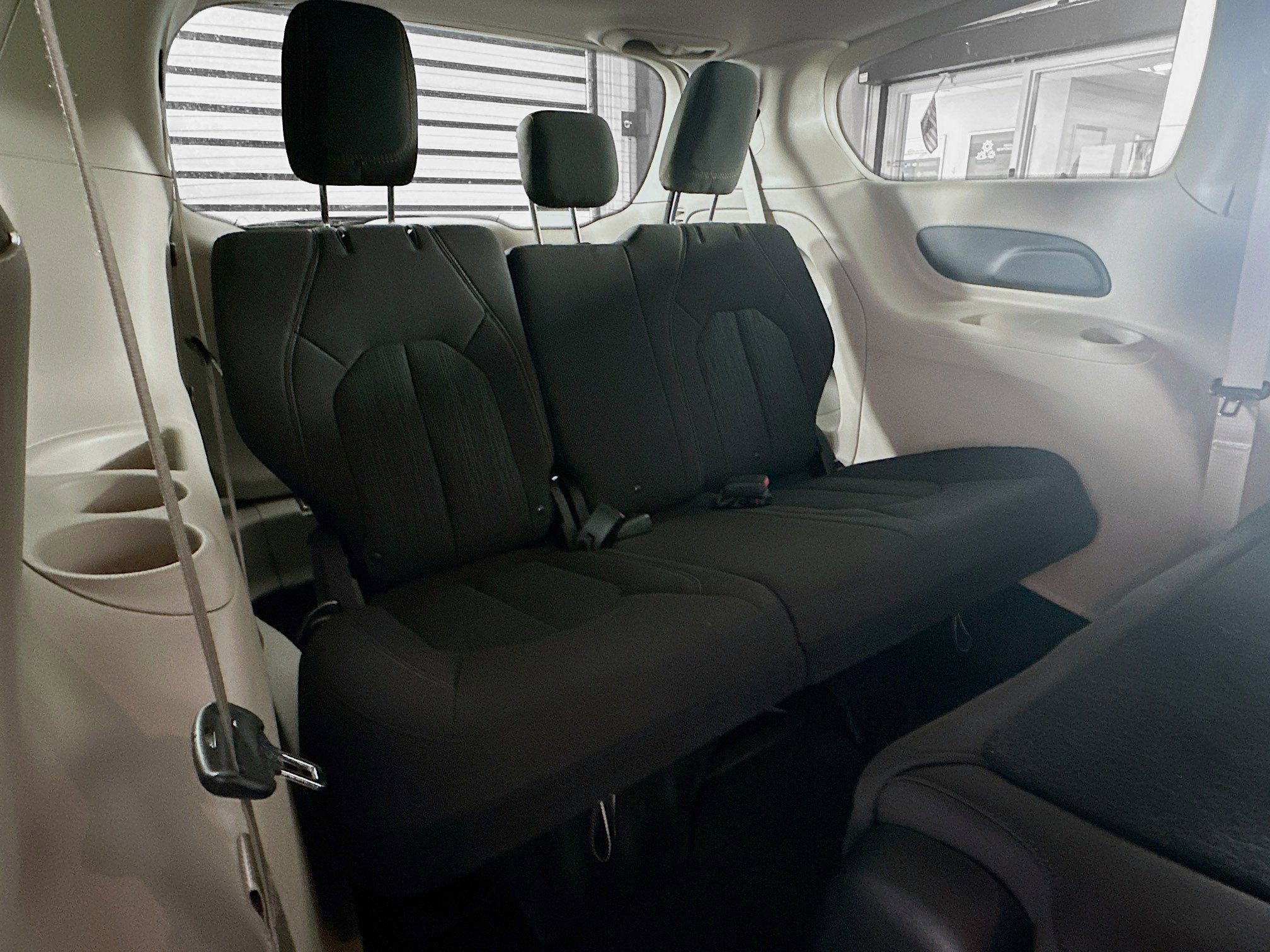 Used 2018 Chrysler Pacifica L image 27