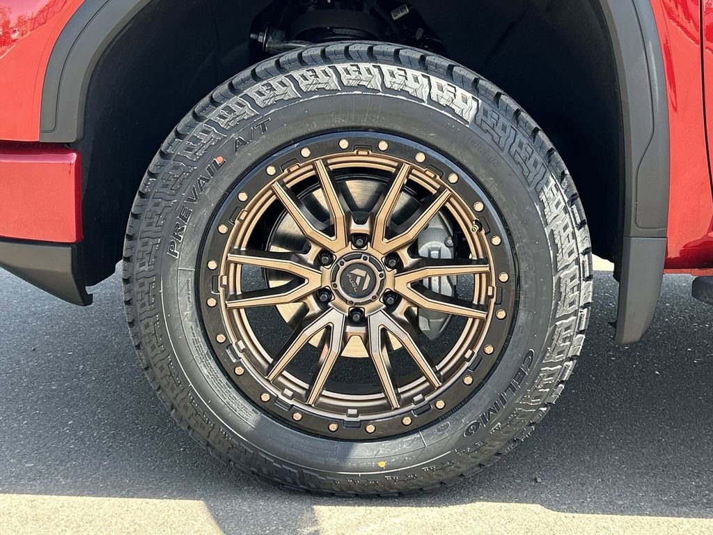 Used 2024 GMC Sierra 1500 AT4 w/ Technology Package image 32