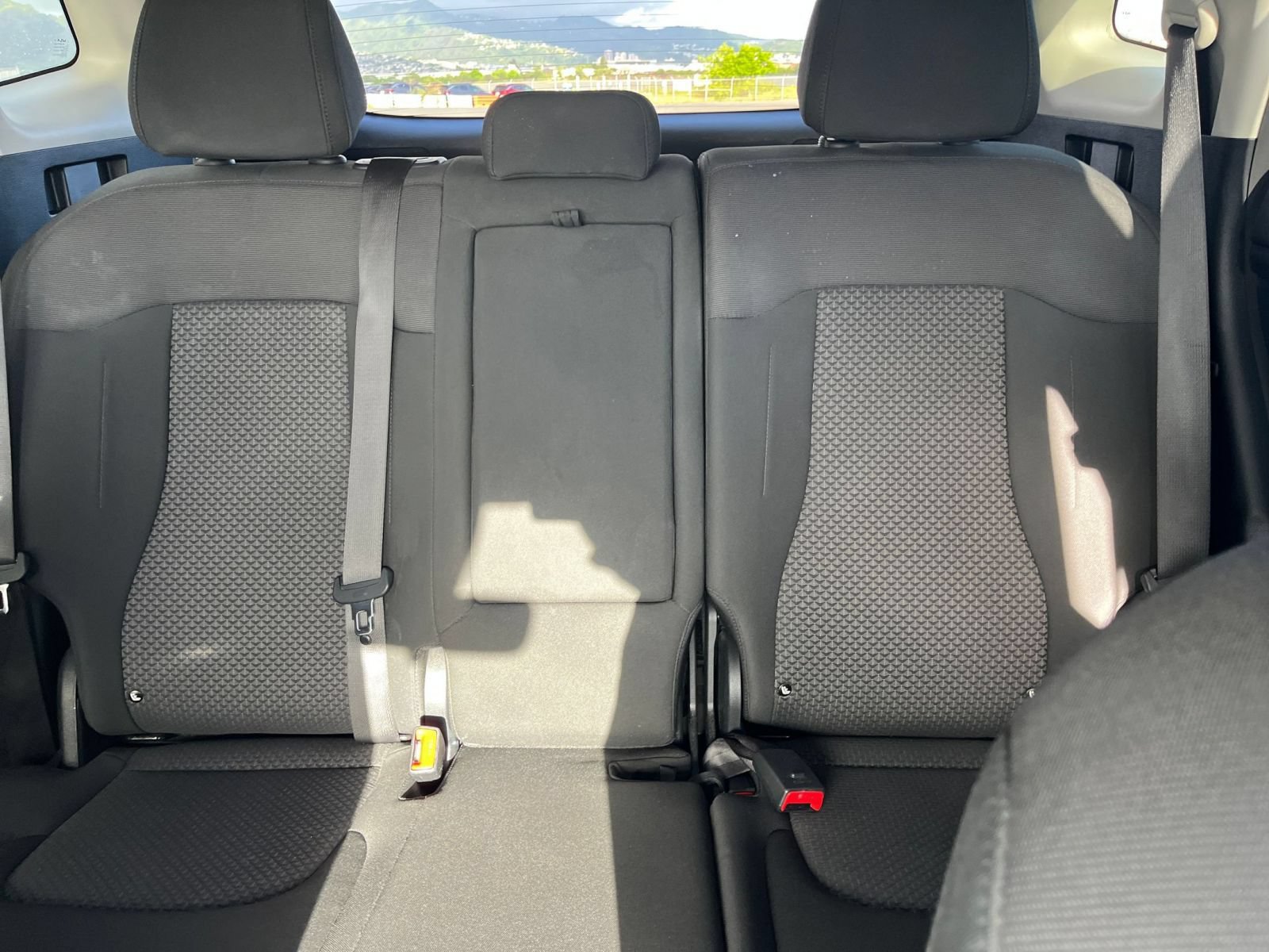 Used 2025 Kia Sportage LX FWD image 32