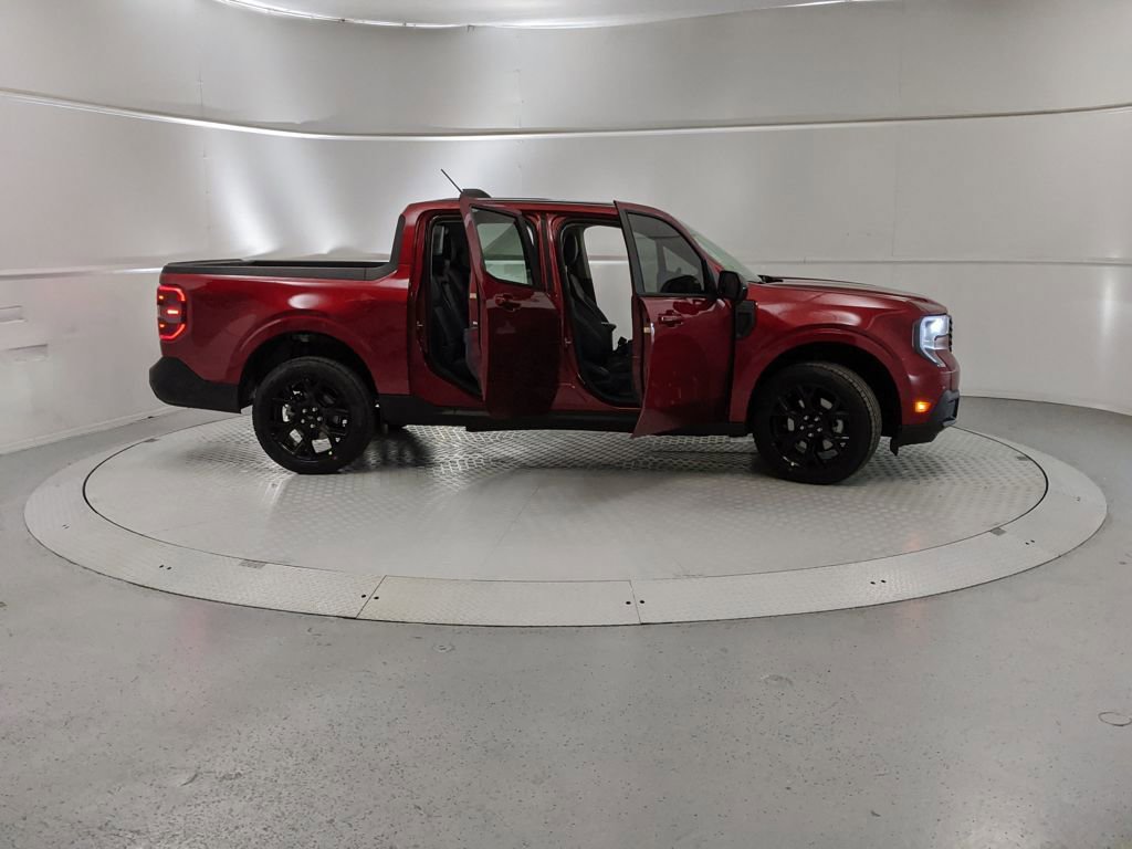 New 2026 Ford Maverick Lariat w/ Black Appearance Package image 8