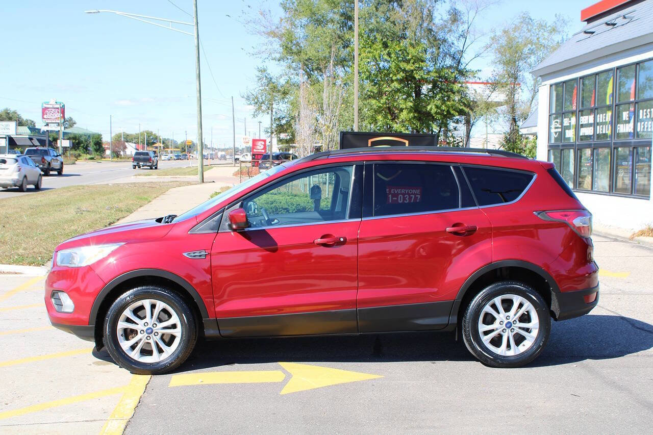 Used 2017 Ford Escape SE image 6