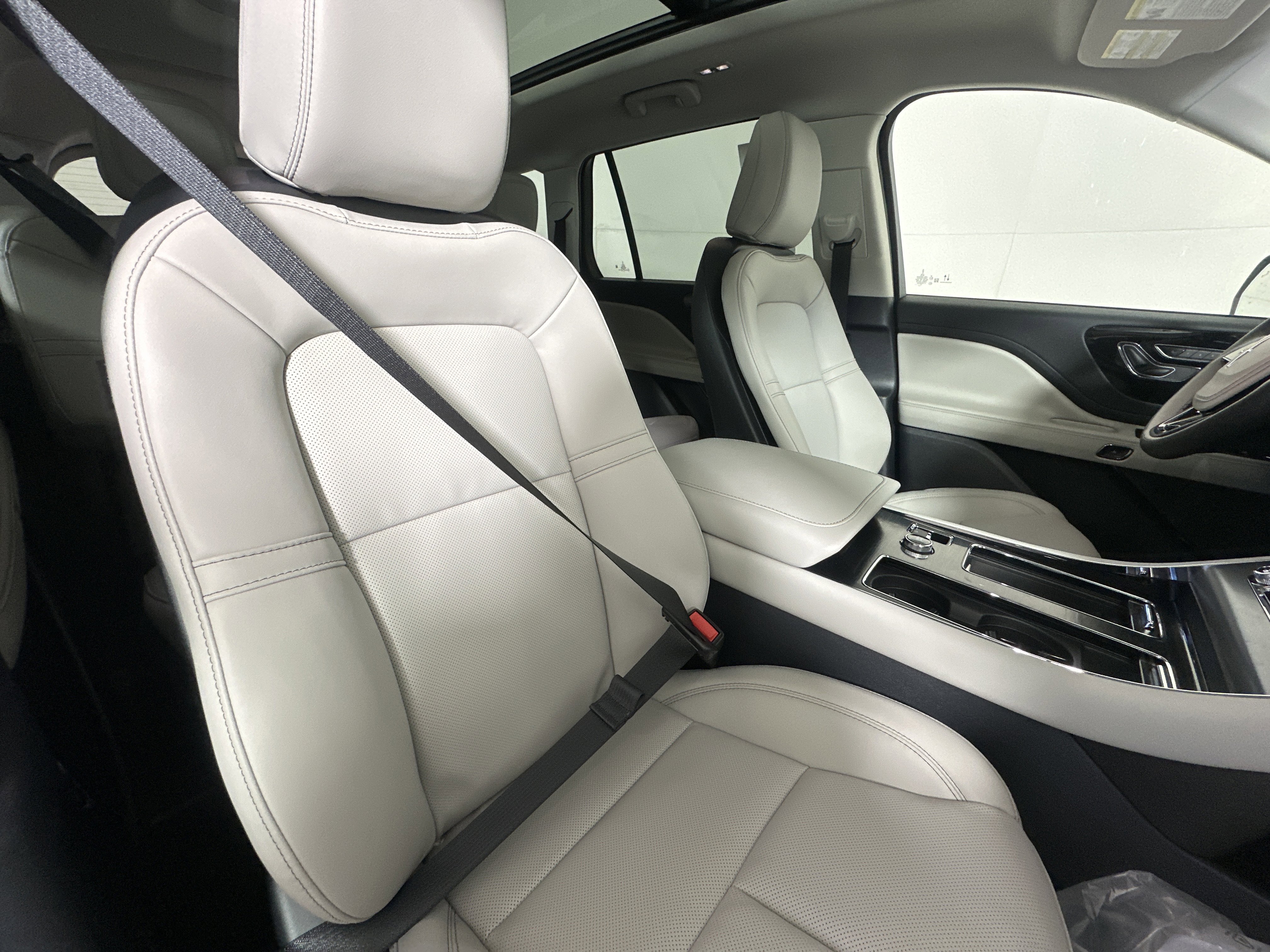 New 2025 Lincoln Aviator AWD image 25