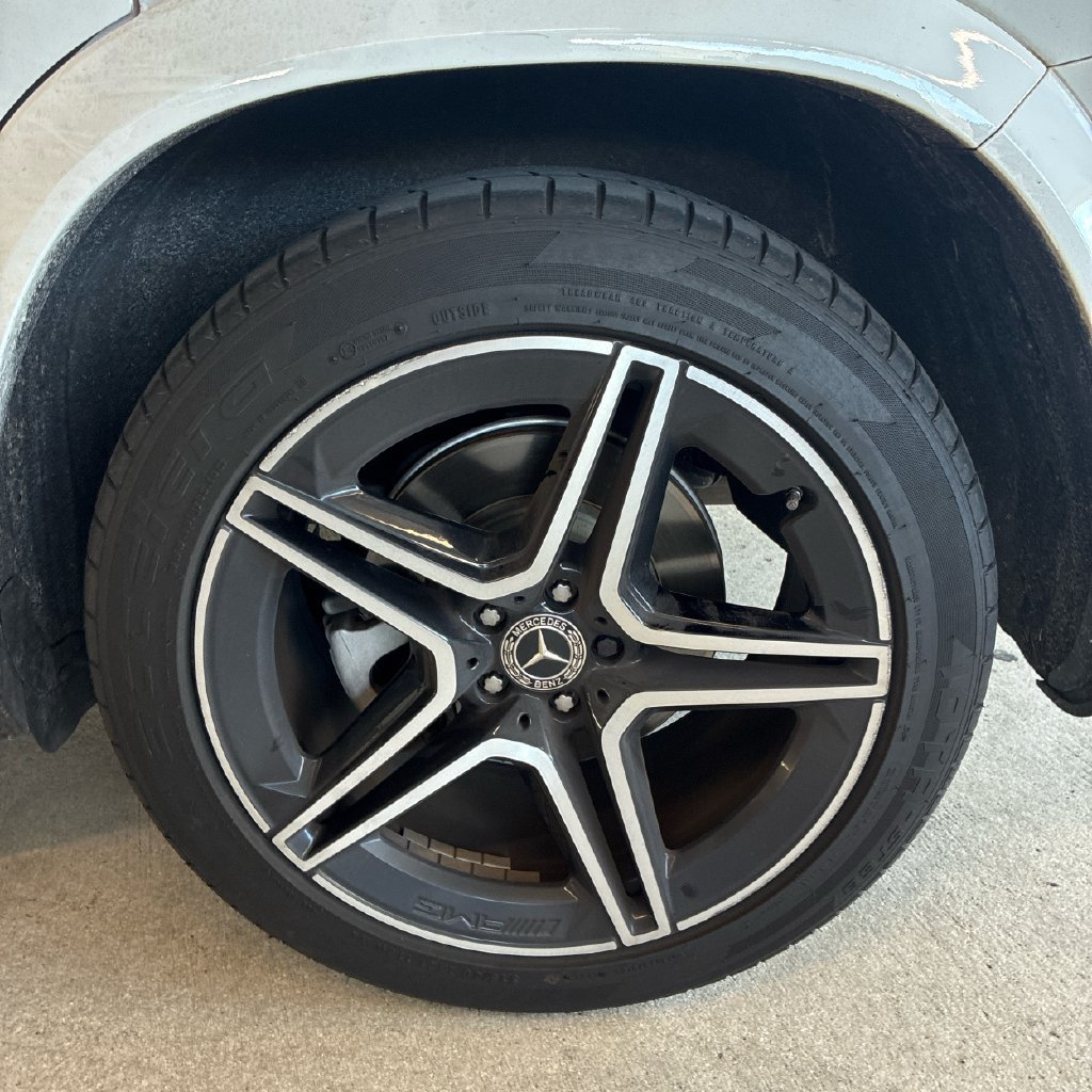 Used 2024 Mercedes-Benz GLS 450 4MATIC w/ AMG Line Exterior image 9