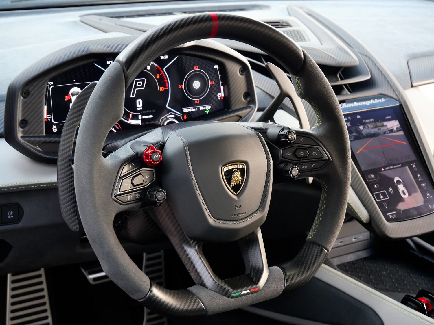 Used 2025 Lamborghini Revuelto AWD/4WD image 21