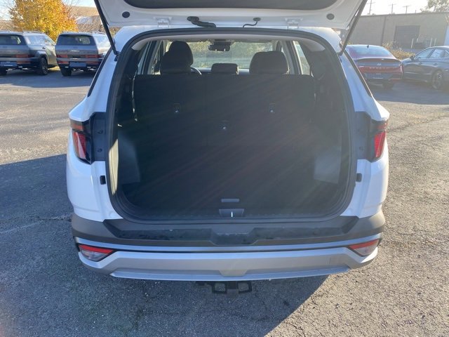 New 2025 Hyundai Tucson SE image 7